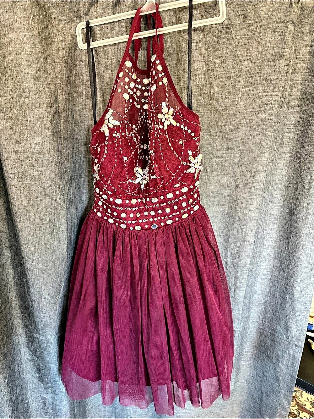 B. Darlin Beaded Floral Mini Dress in Burgundy Size 3/4